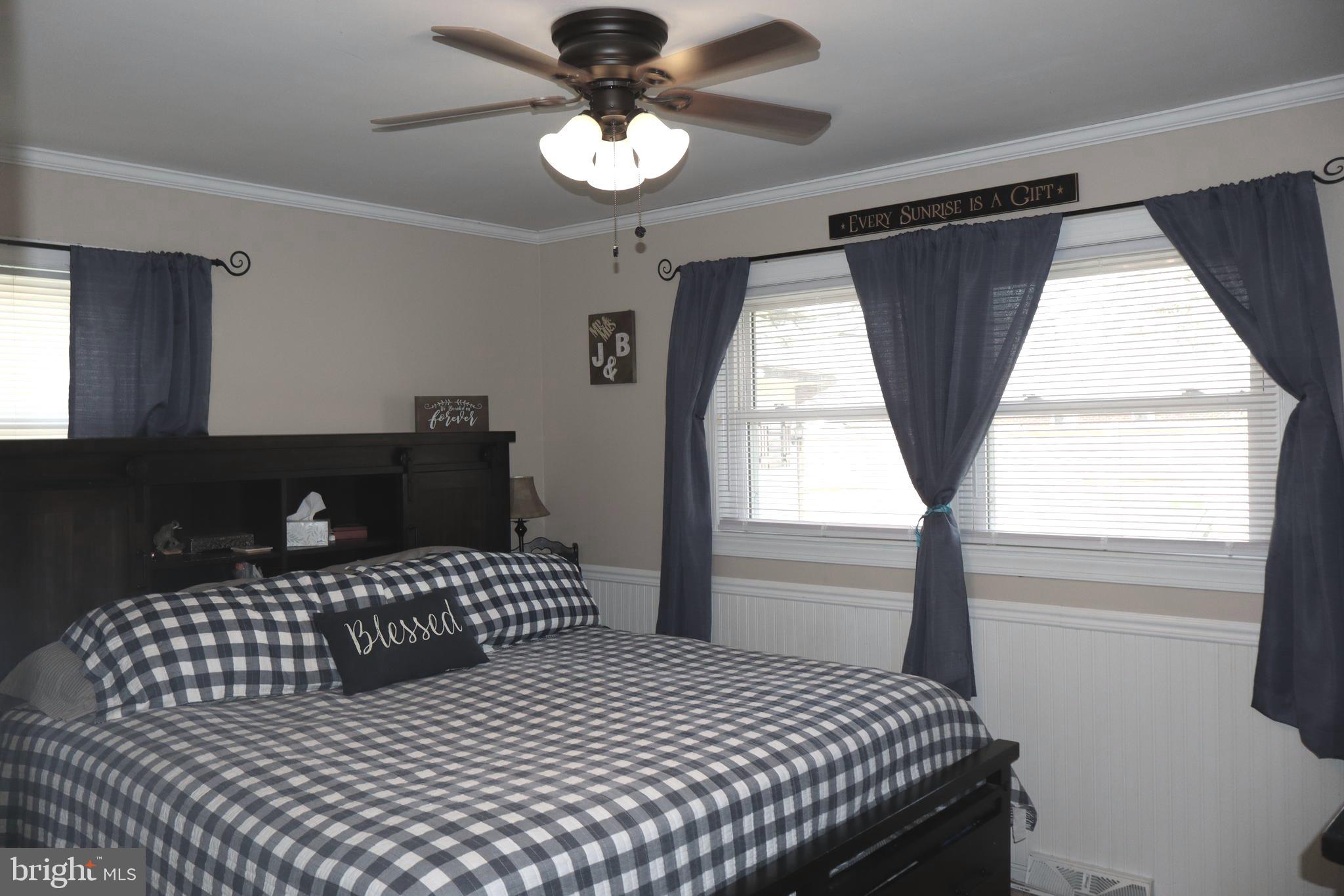 HOLIDAY ACRES - Residential