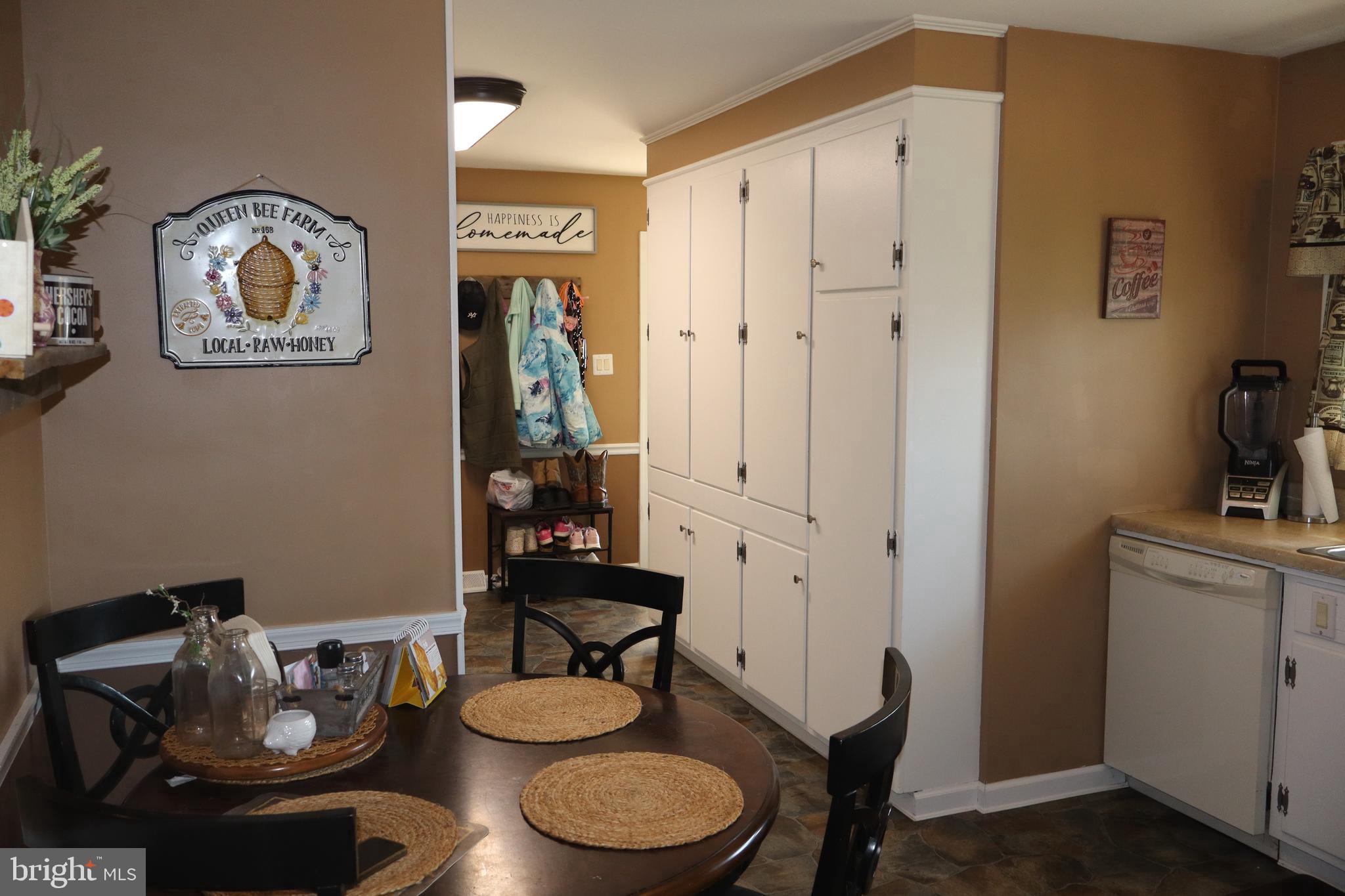 HOLIDAY ACRES - Residential