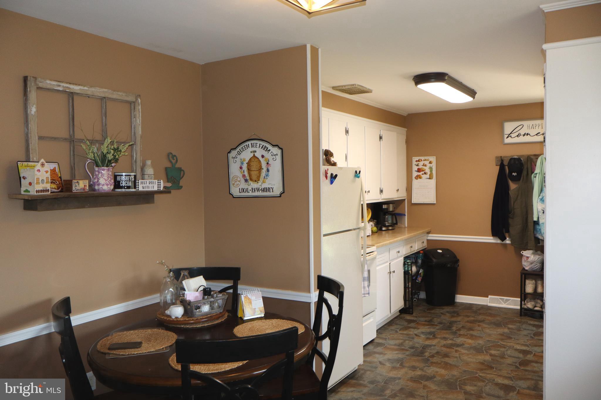 HOLIDAY ACRES - Residential