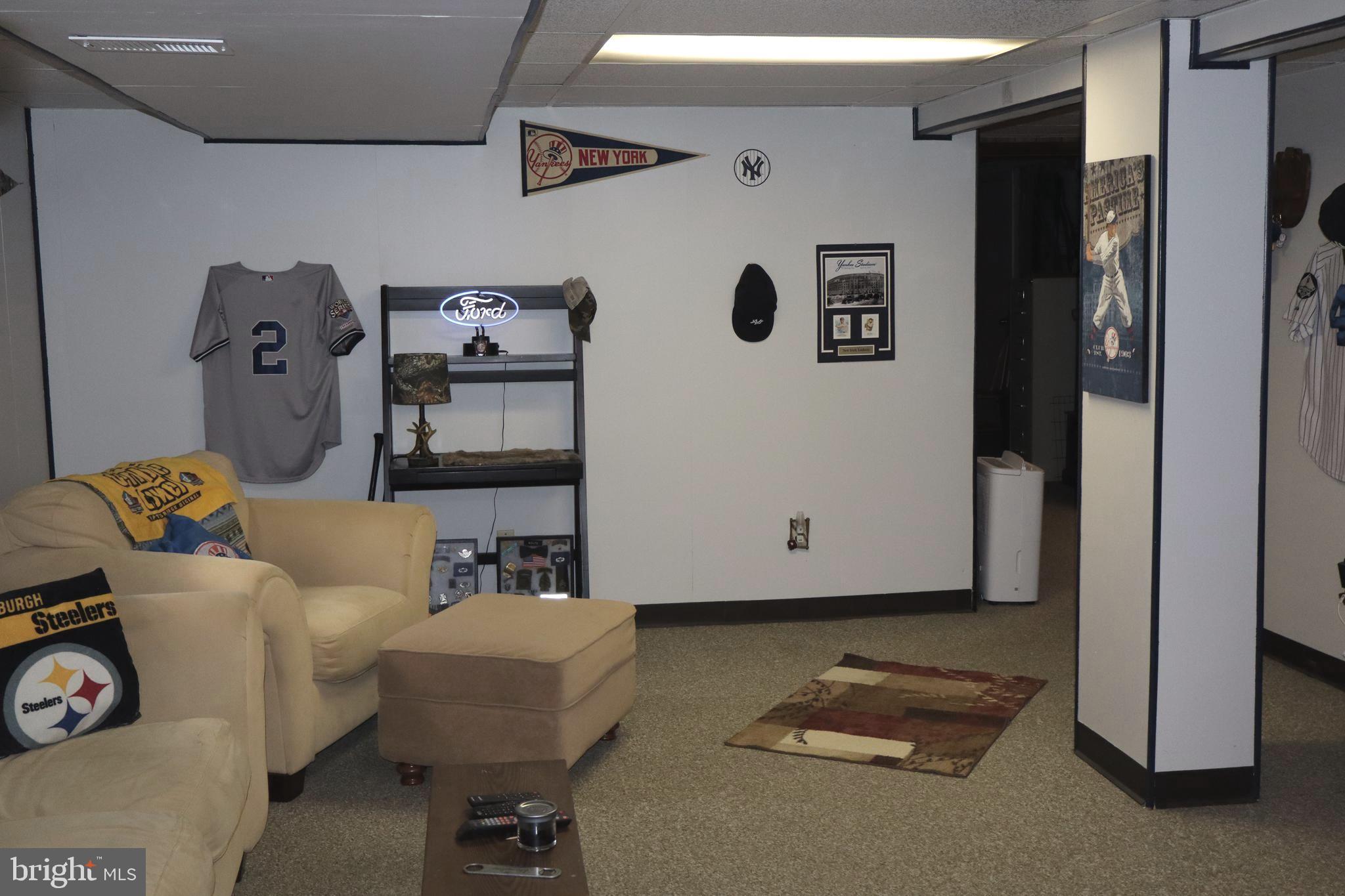 HOLIDAY ACRES - Residential