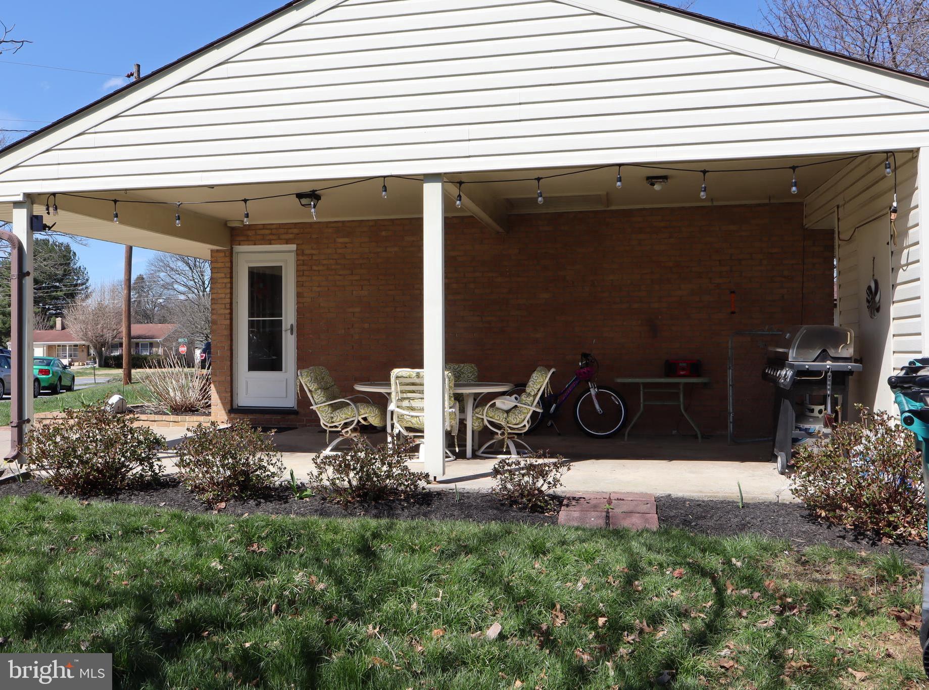 HOLIDAY ACRES - Residential