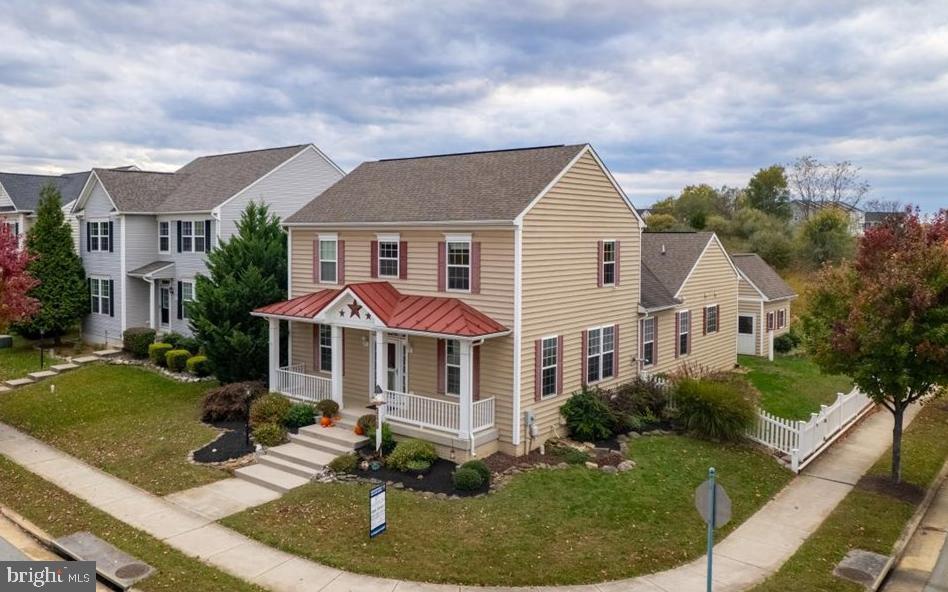 LAKELAND PLACE - Residential