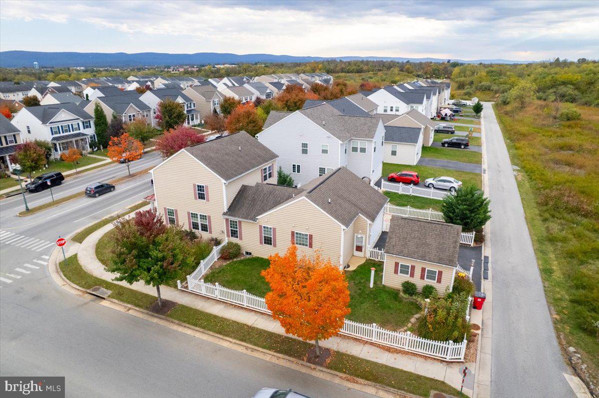 LAKELAND PLACE - Residential