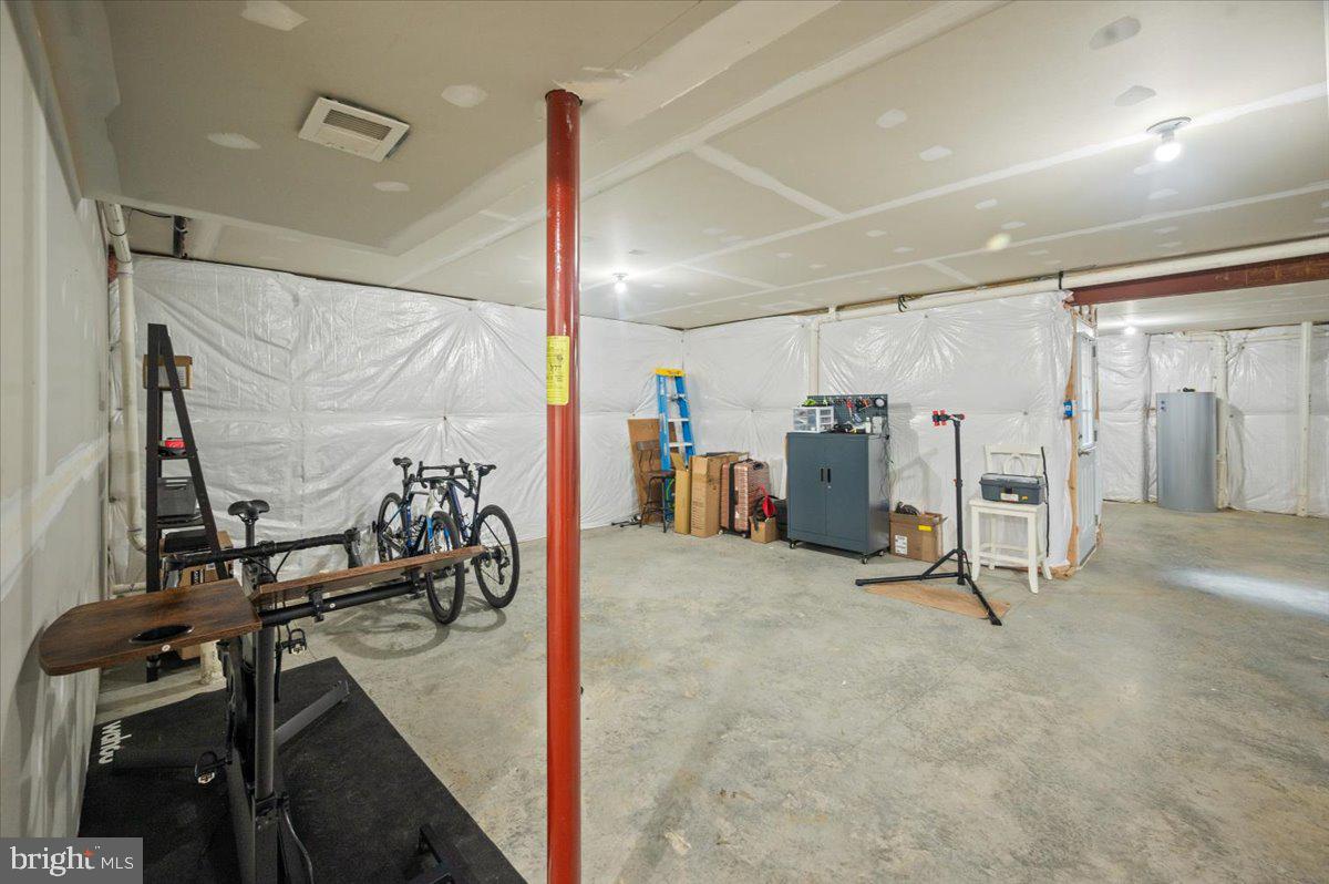 LAKELAND PLACE - Residential