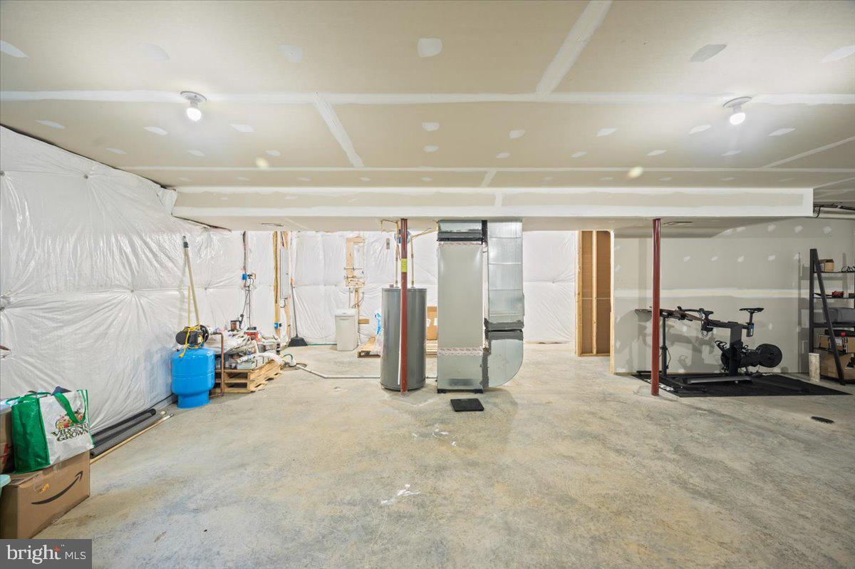 LAKELAND PLACE - Residential