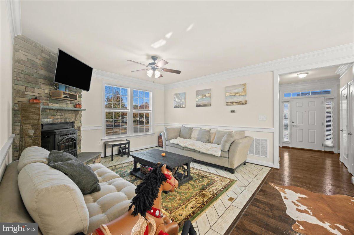 LAKELAND PLACE - Residential