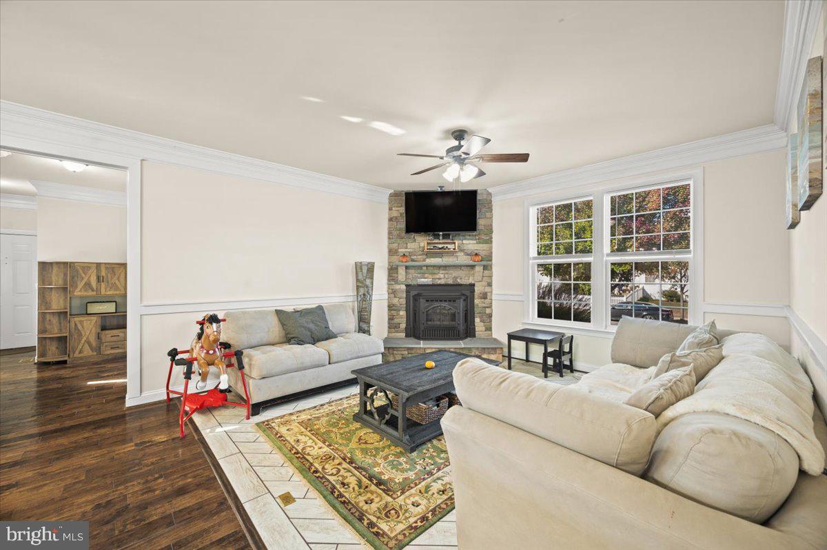 LAKELAND PLACE - Residential