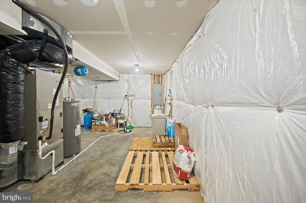 LAKELAND PLACE - Residential