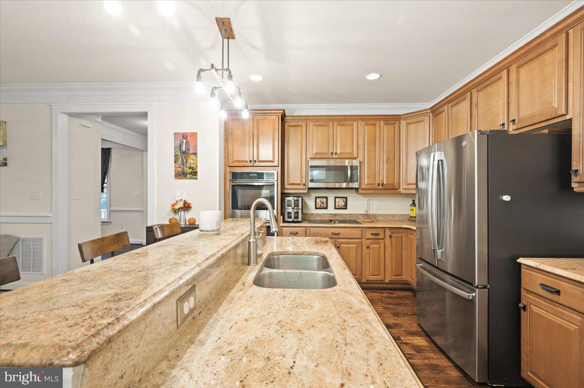 LAKELAND PLACE - Residential