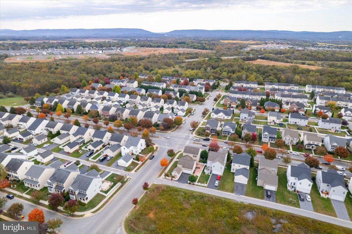 LAKELAND PLACE - Residential