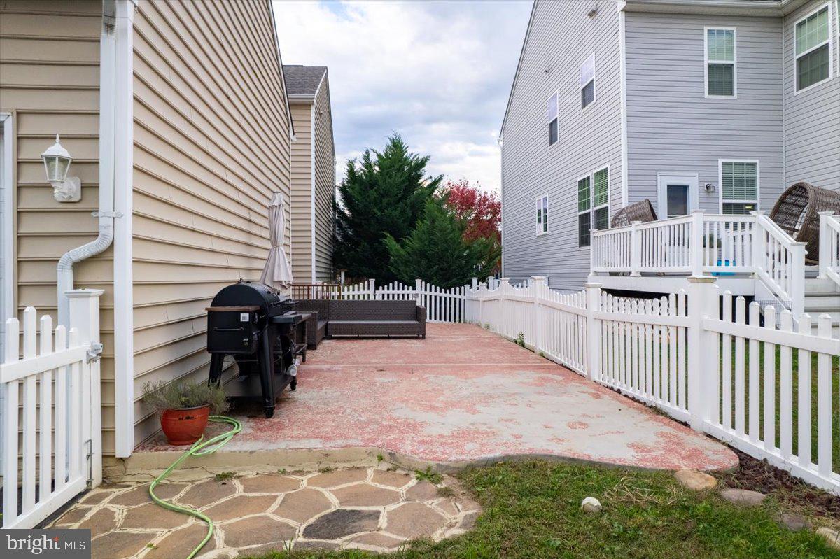 LAKELAND PLACE - Residential