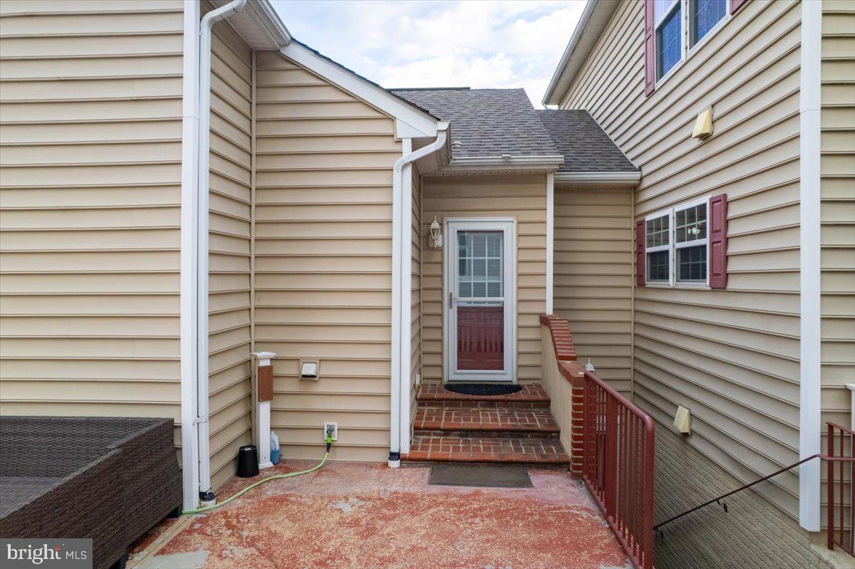 LAKELAND PLACE - Residential