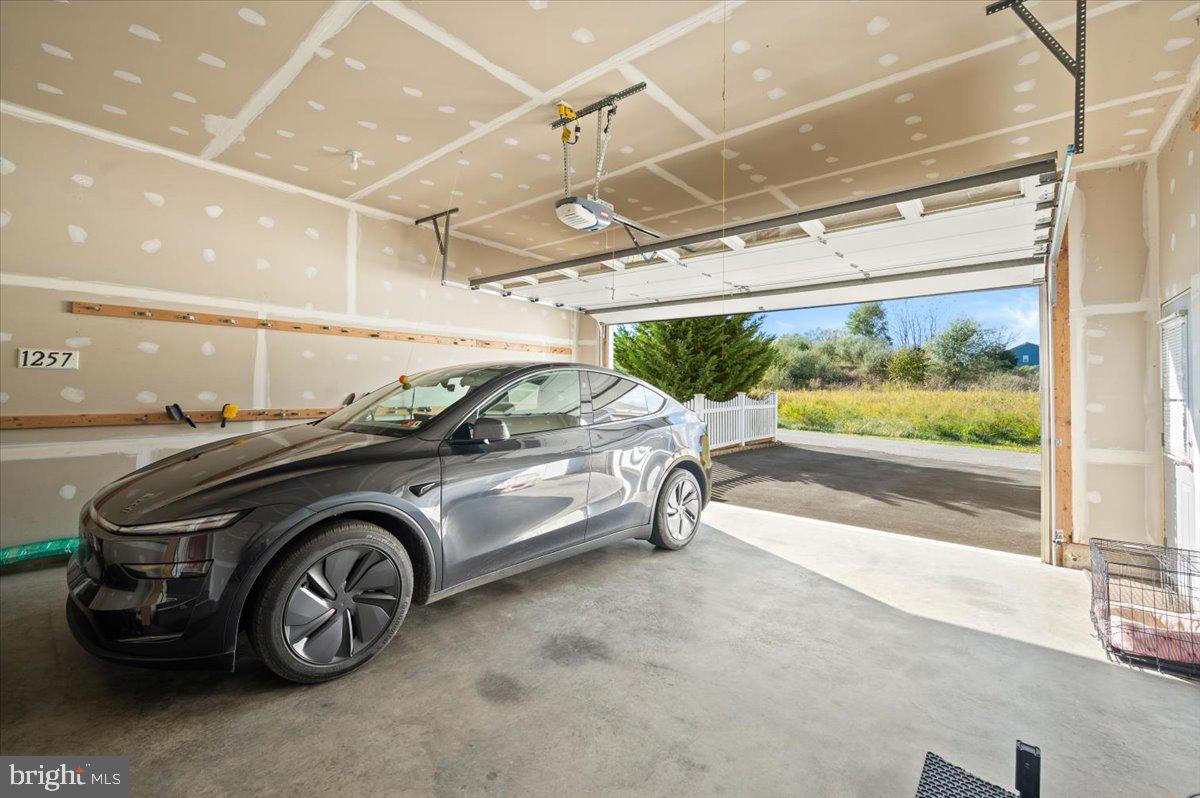 LAKELAND PLACE - Residential