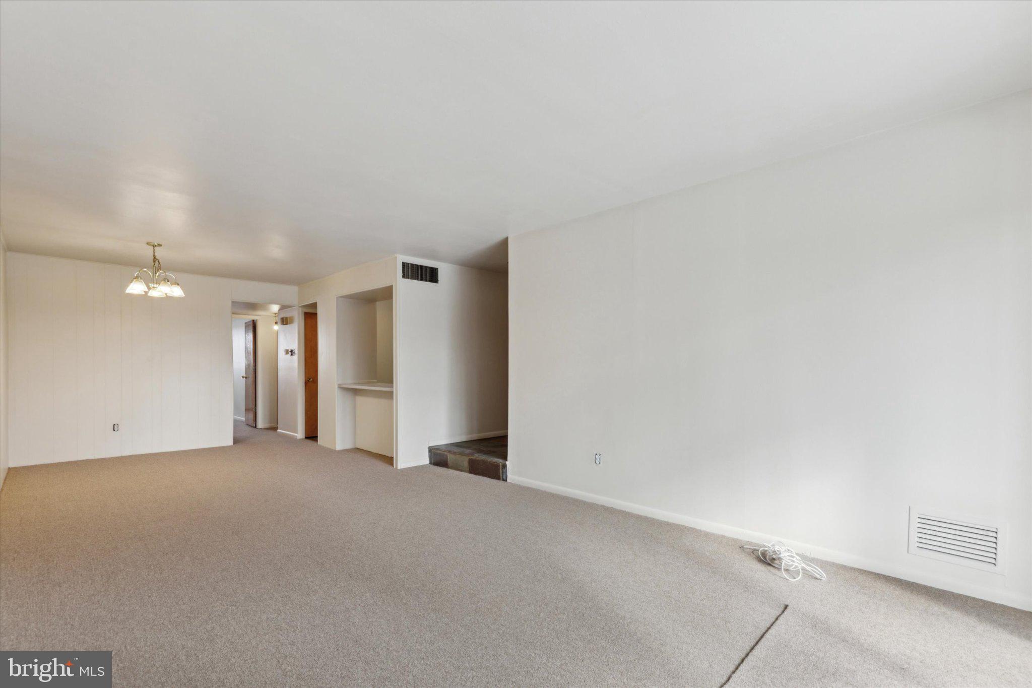 320 HERMIT STREET 2