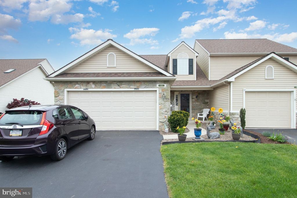 Photo of 320 HILL ST, MOUNT JOY, PA 17552 (MLS # PALA2034670)