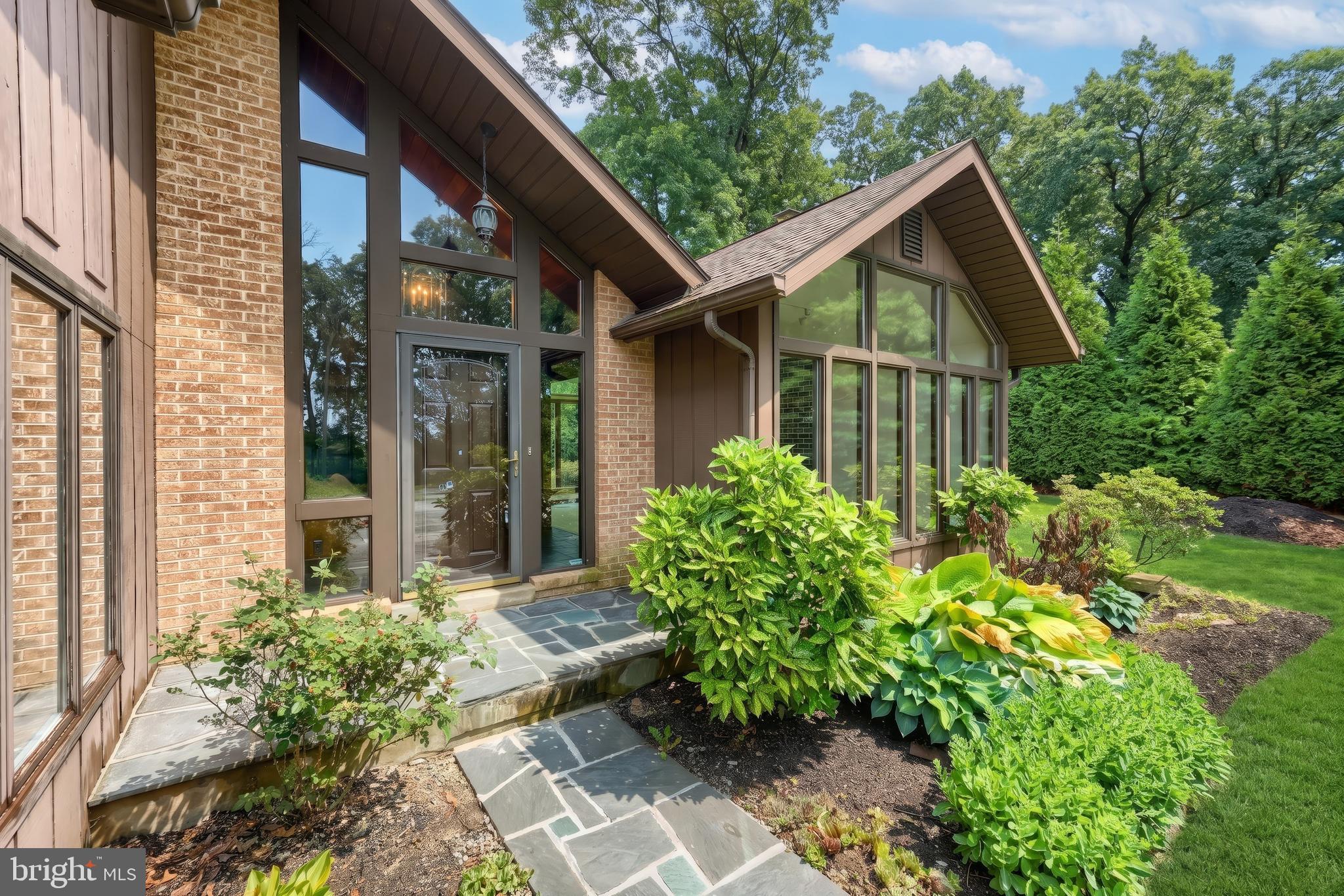 3790 LAUREL LANE