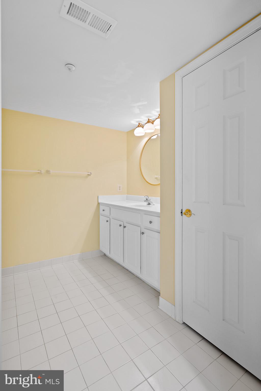 STRAFFAN CONDOS - Residential