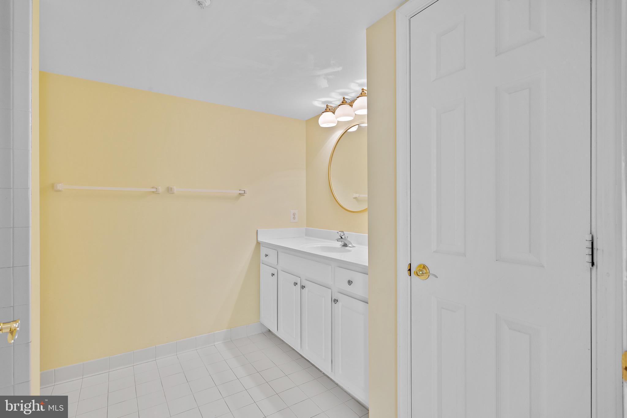 STRAFFAN CONDOS - Residential