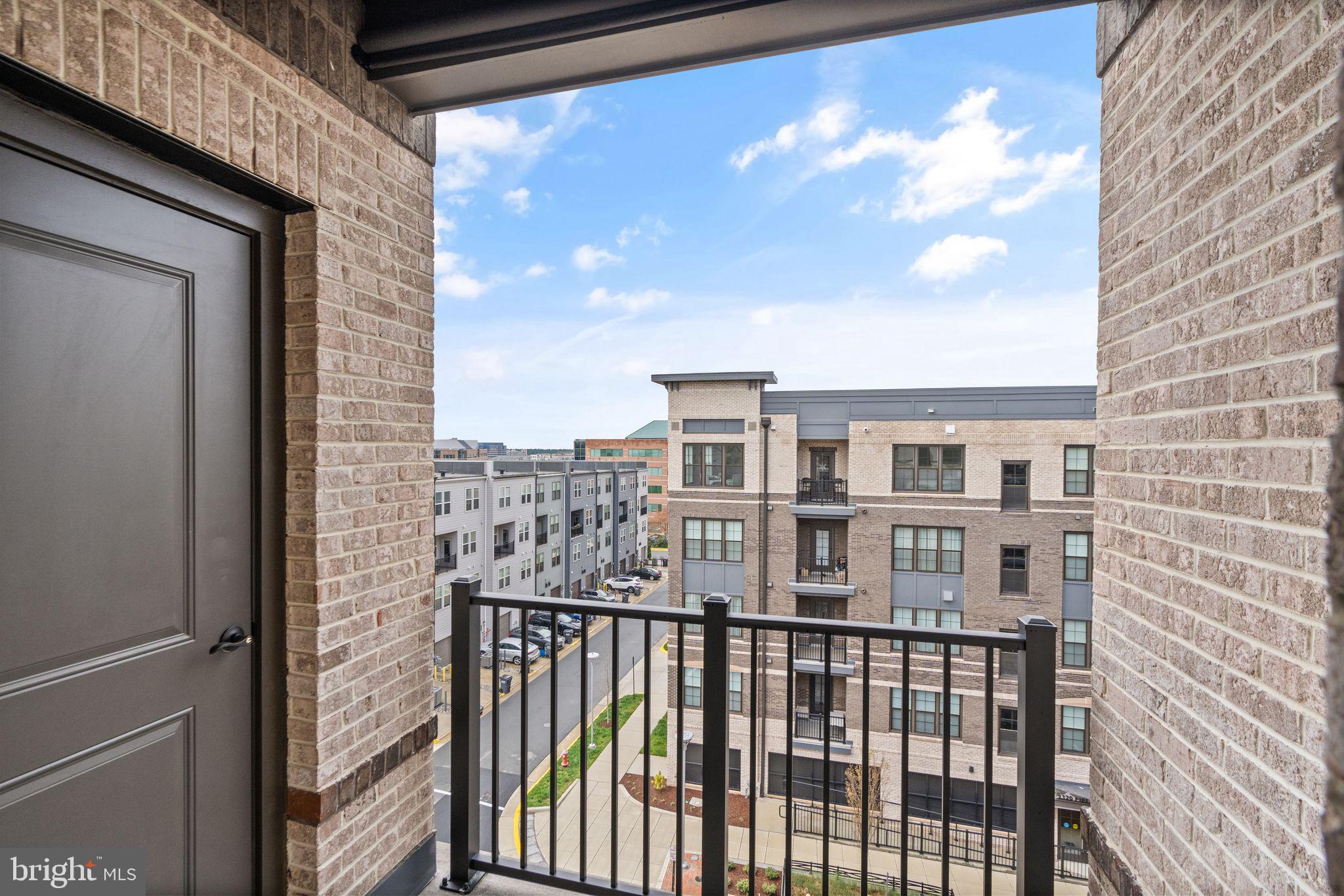 METROPARK AT ARROWBROOK - Residential