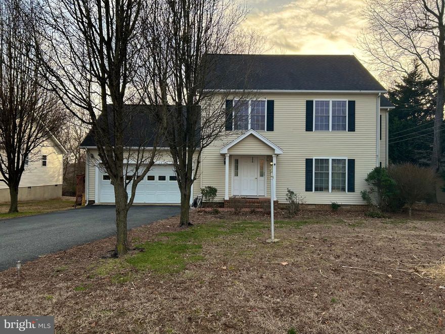 Discover this lovely 4-bedroom, 3-bath home nestled in the desirable Stratford Harbour Waterfront Community. Boasting hardwood floors and a spacious kitchen perfect for entertaining, this home offers both style and functionality. Enjoy a formal living room for elegant gatherings and a cozy family room with doors leading to a deck and backyard.

Plus, take advantage of all the fantastic Stratford Harbour amenities, including water access, recreational facilities, and more. This is a must-see!