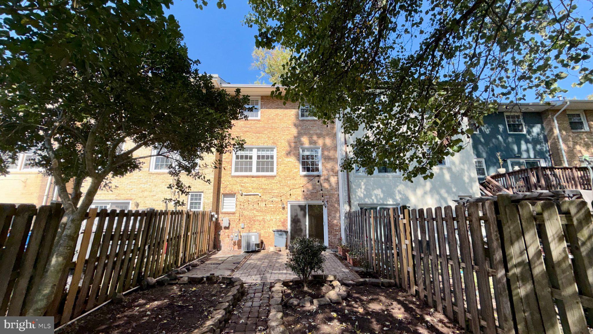 14839 BODLEY SQUARE