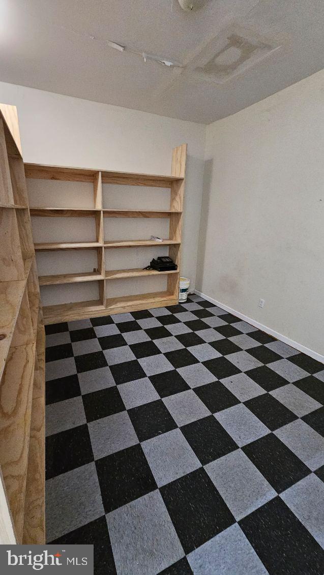 KENSINGTON - Commercial Sale