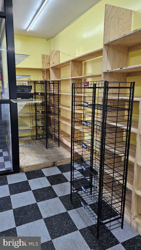 KENSINGTON - Commercial Sale