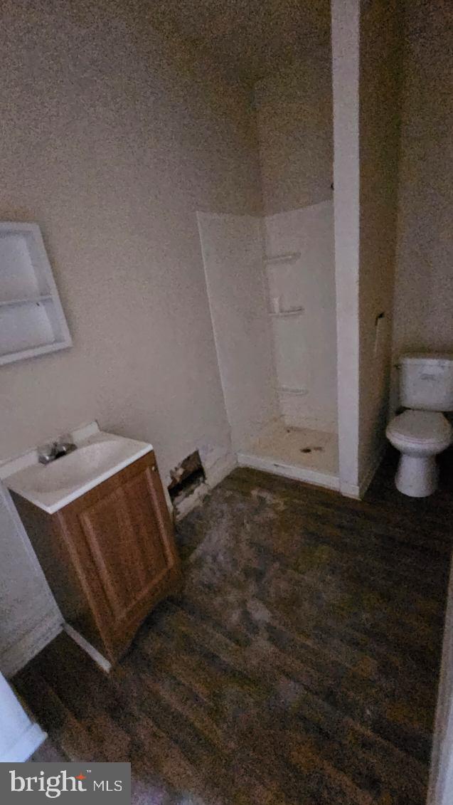 KENSINGTON - Commercial Sale