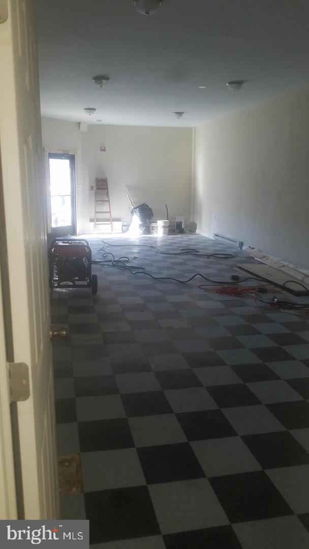 KENSINGTON - Commercial Sale