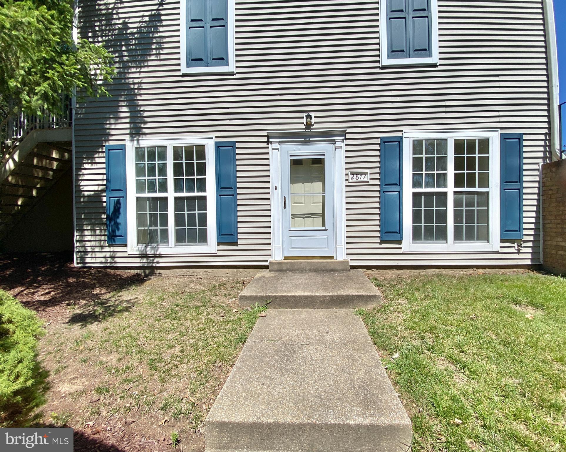 2877 BURGUNDY PLACE