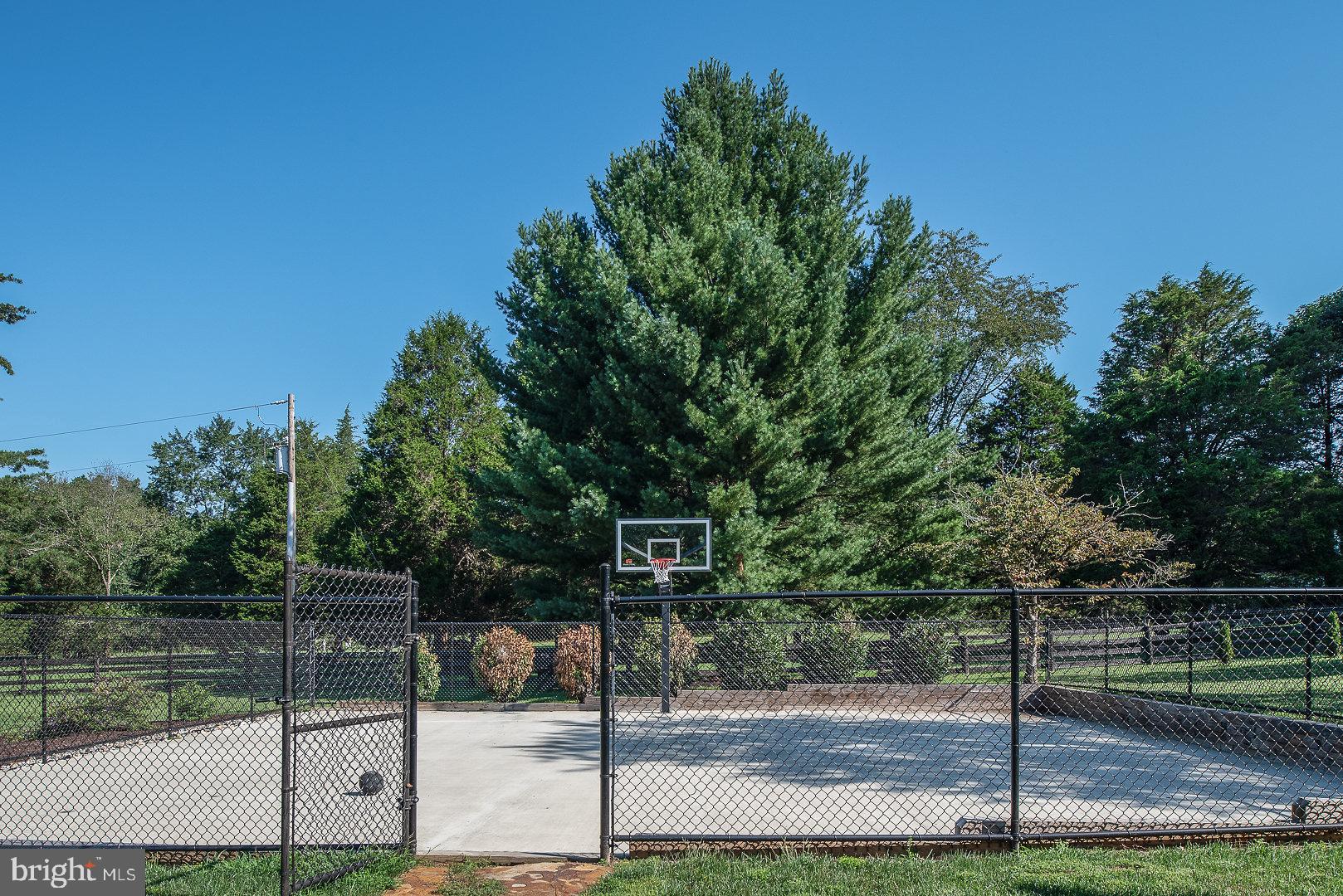FALKLAND FARM - Residential