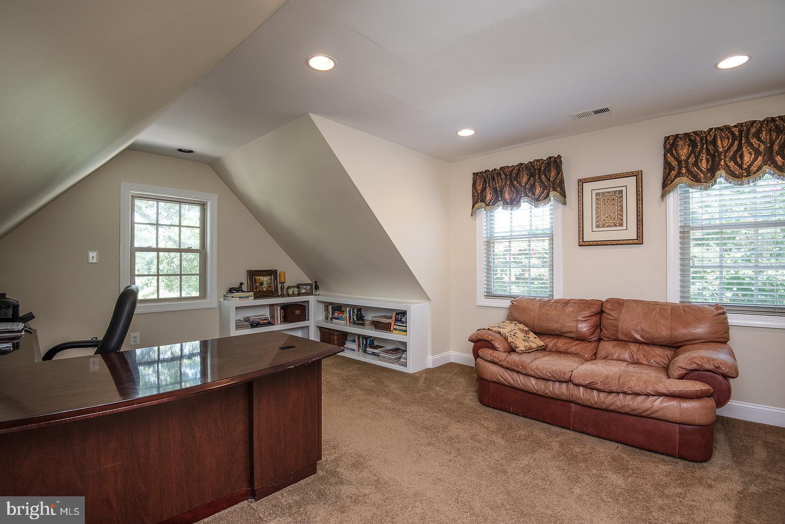 FALKLAND FARM - Residential