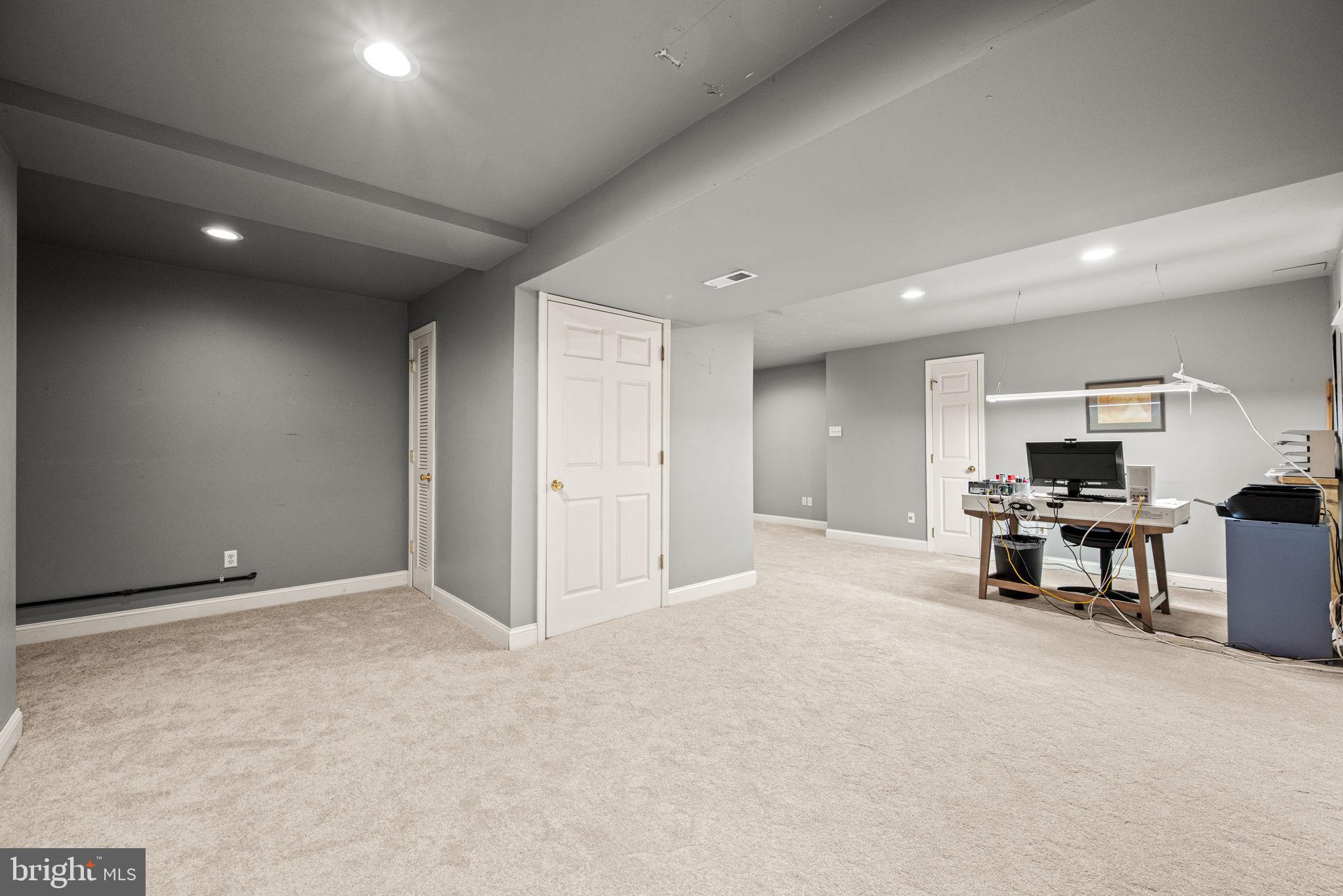 RIVERWALK - Residential