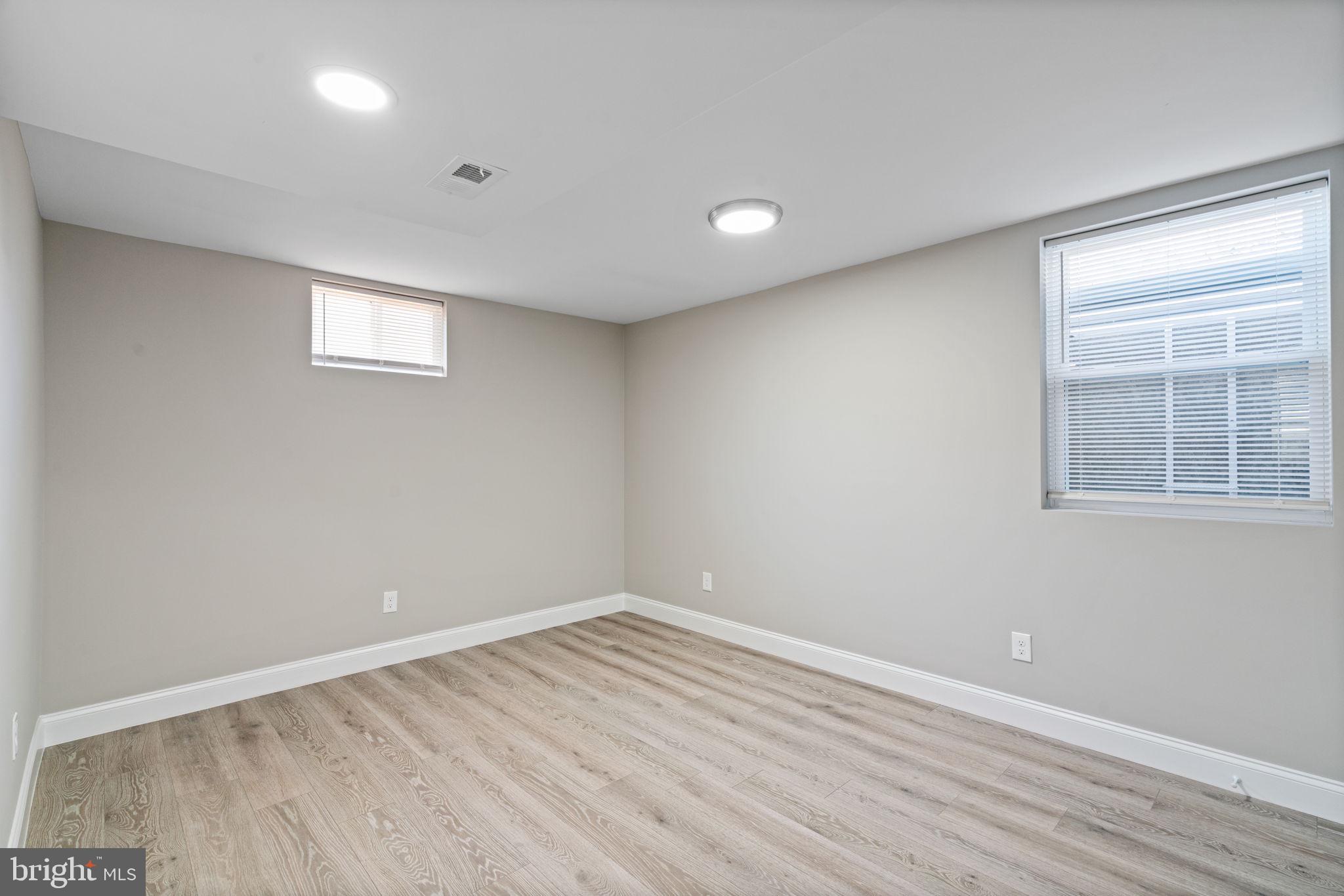 FAIRFAX HOMES - Residential