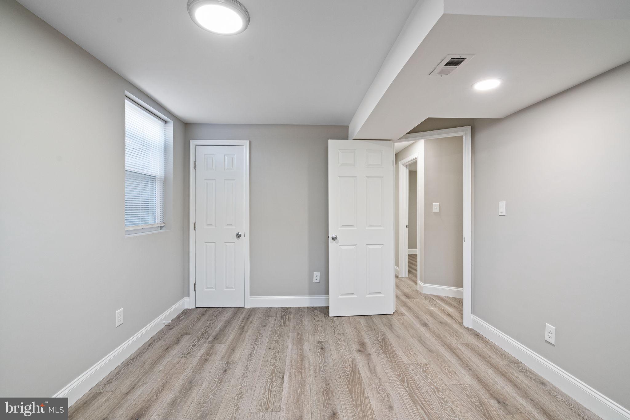 FAIRFAX HOMES - Residential