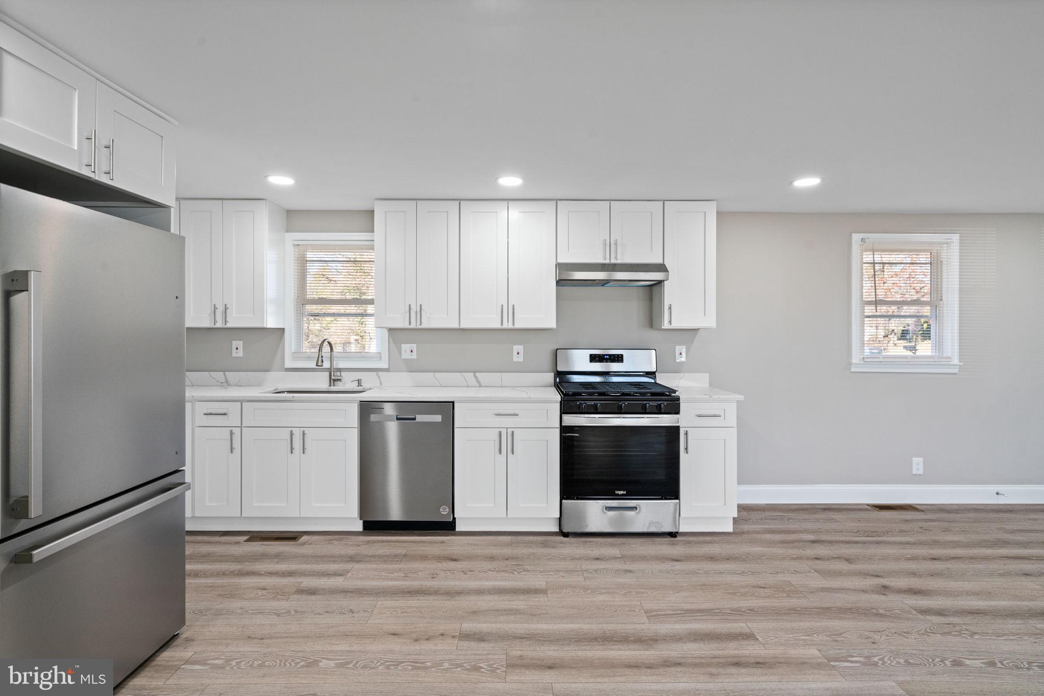 FAIRFAX HOMES - Residential