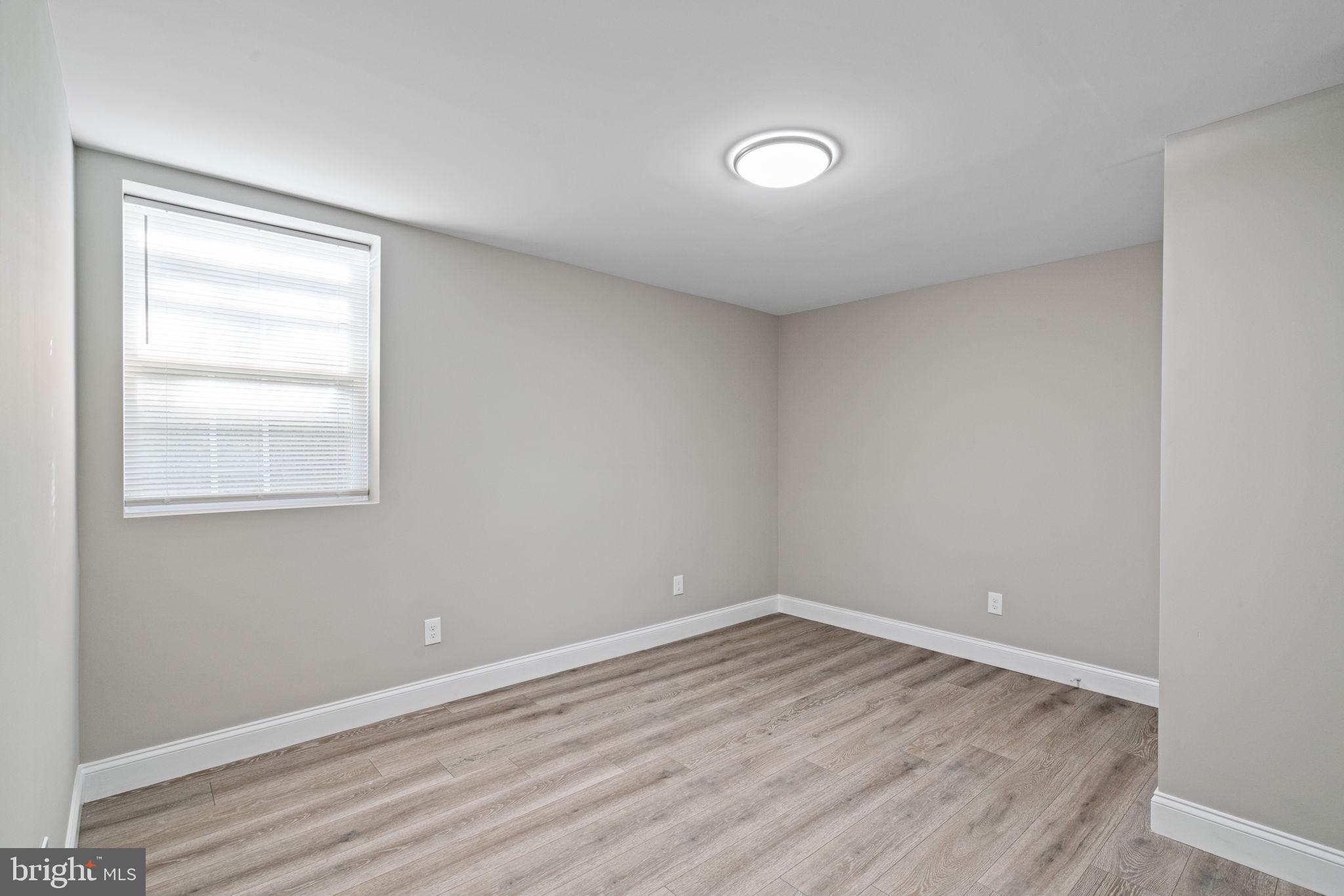 FAIRFAX HOMES - Residential