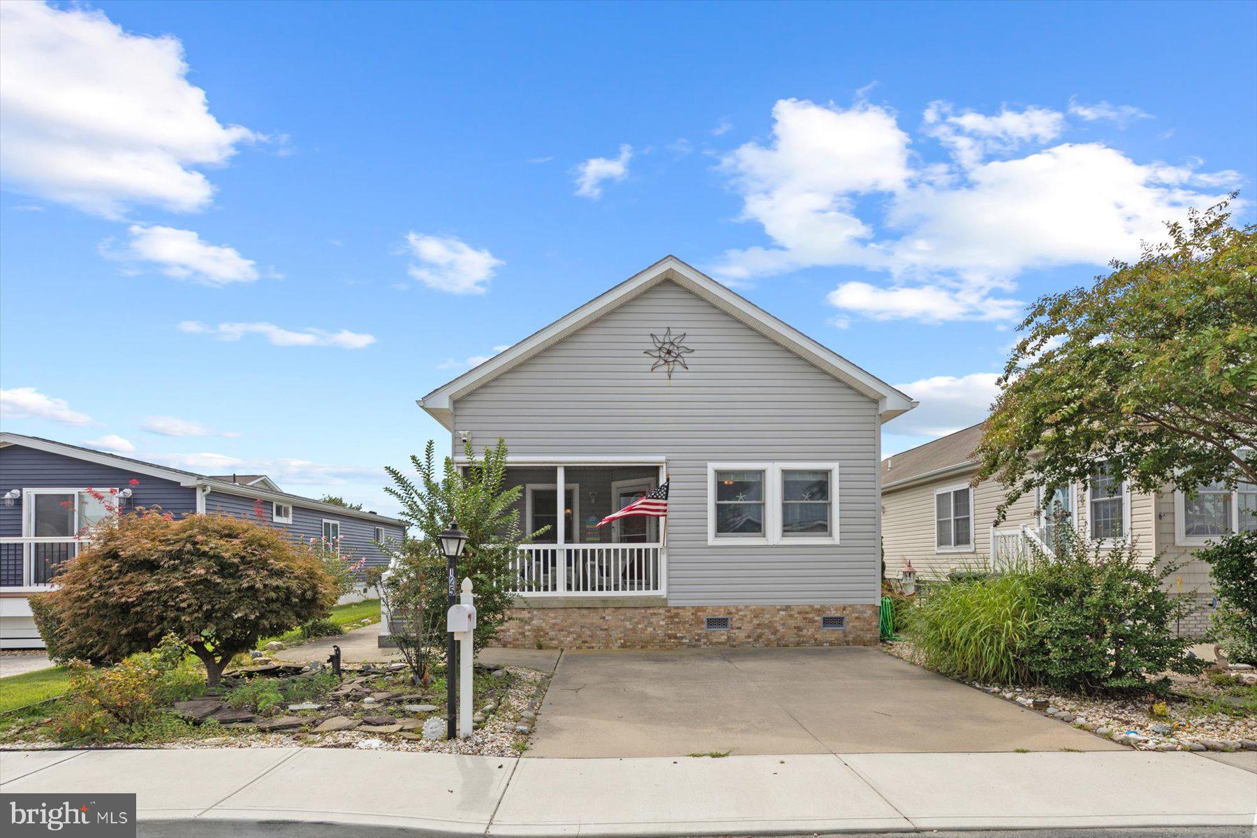 125 SANDYHILL DRIVE