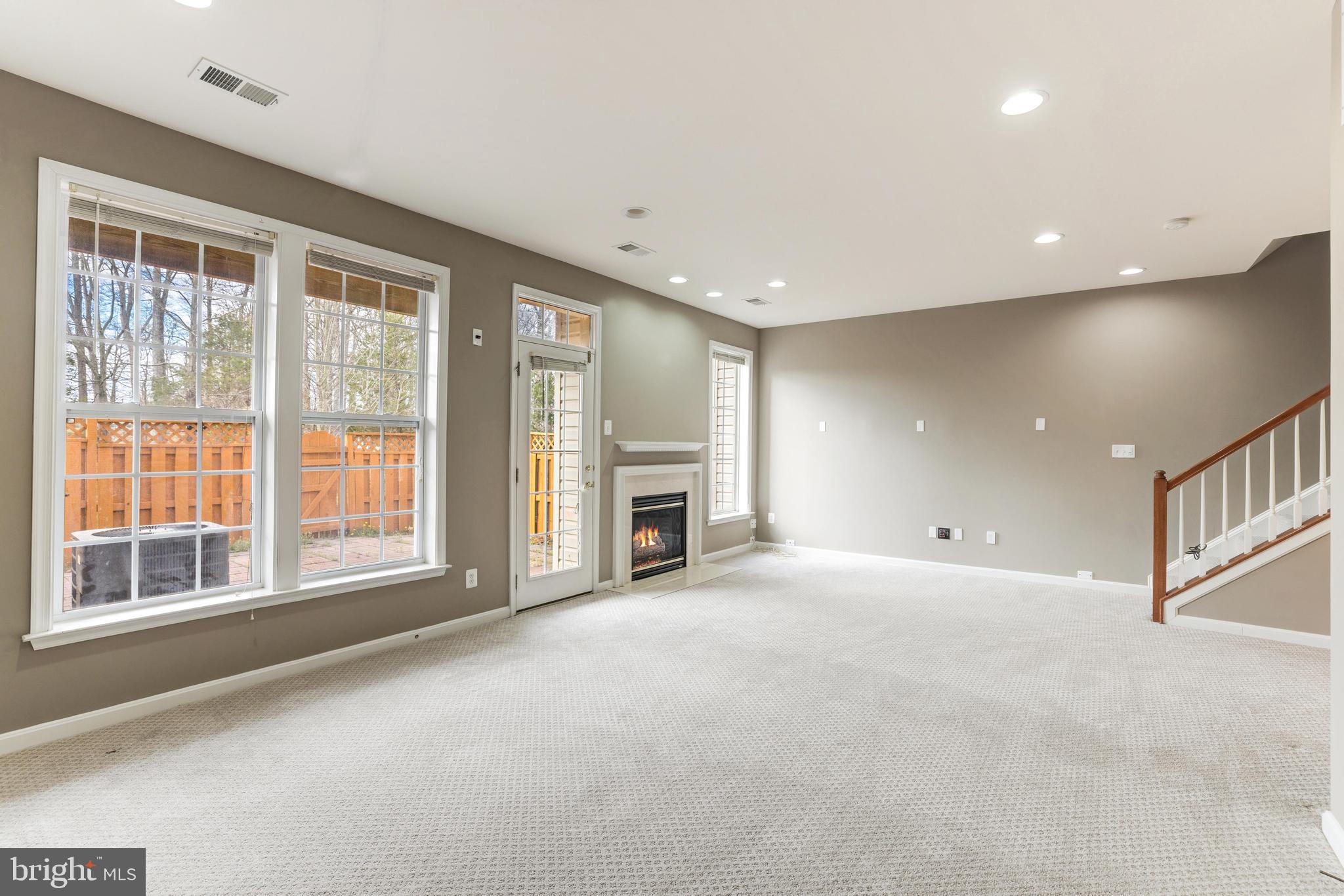 STONE RIDGE SOUTH - Residential Lease