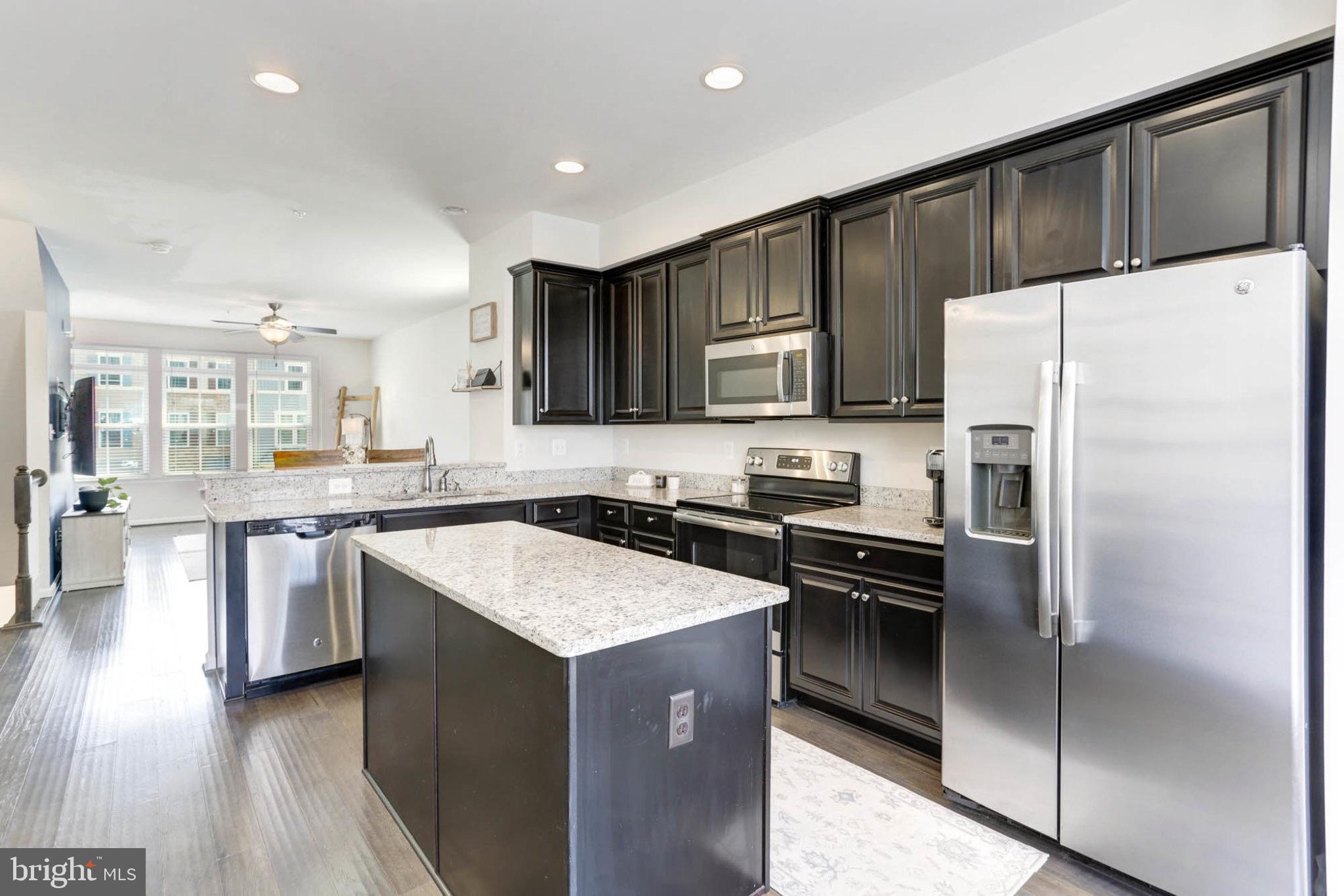 CREEKSIDE VILLAGE - Residential