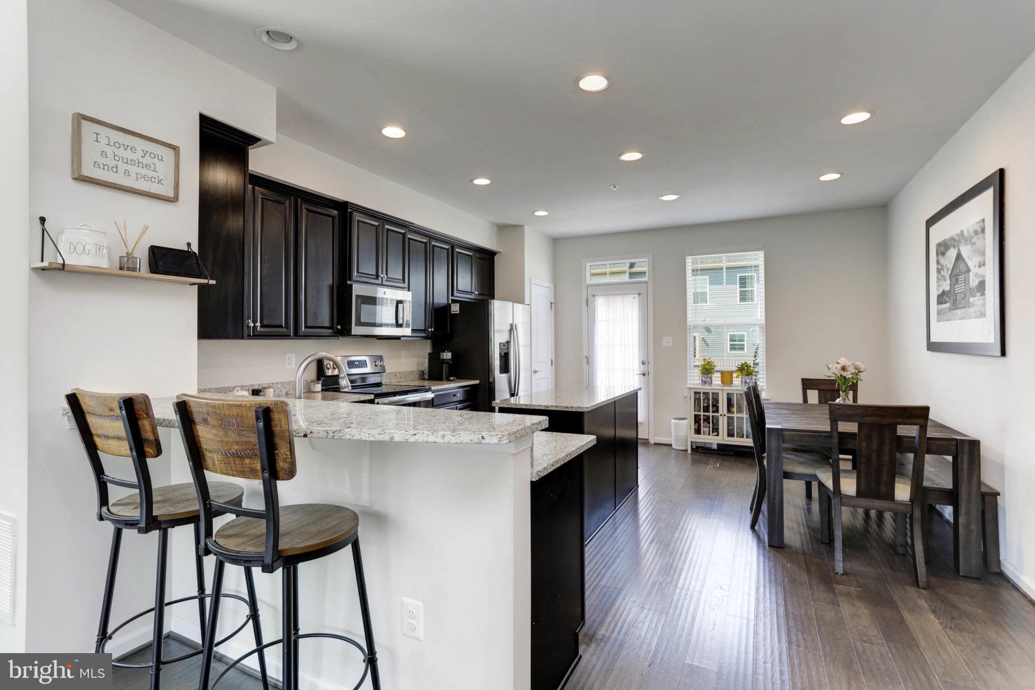 CREEKSIDE VILLAGE - Residential