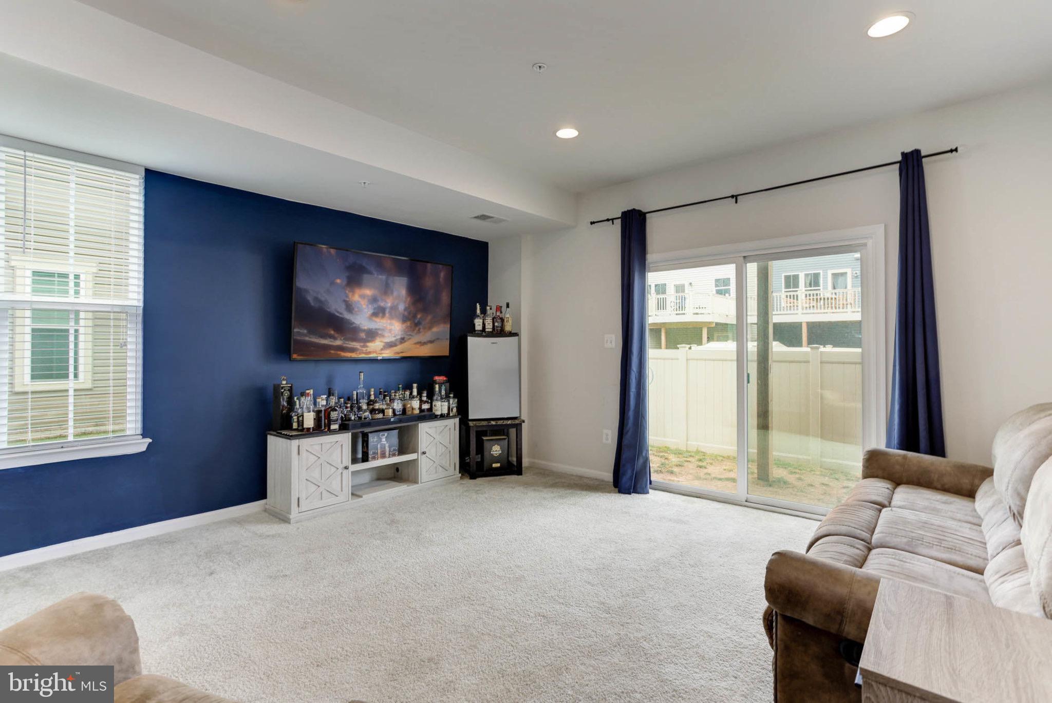 CREEKSIDE VILLAGE - Residential