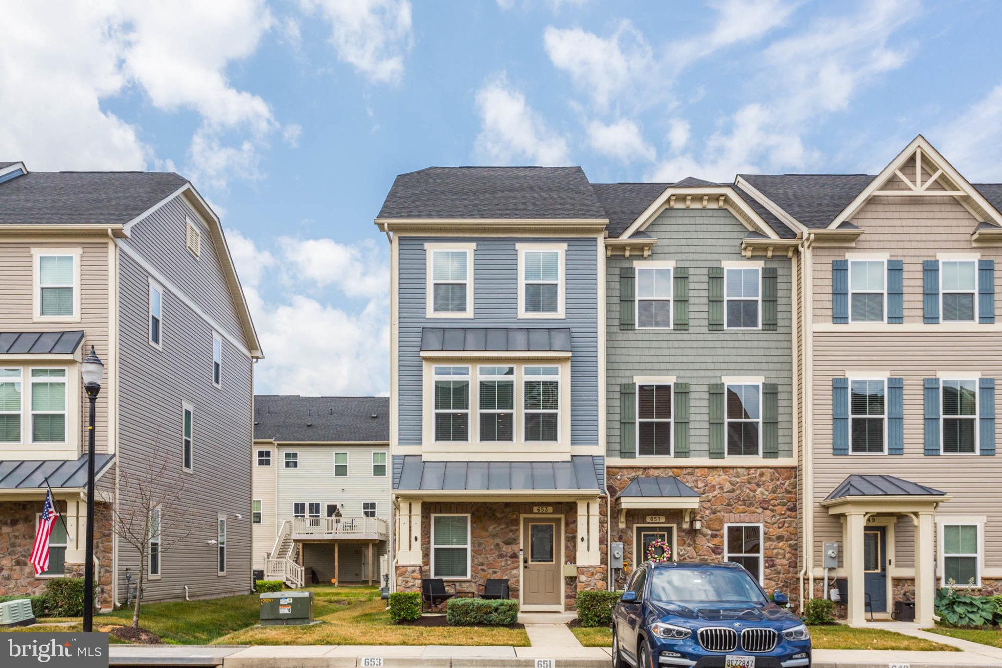 CREEKSIDE VILLAGE - Residential