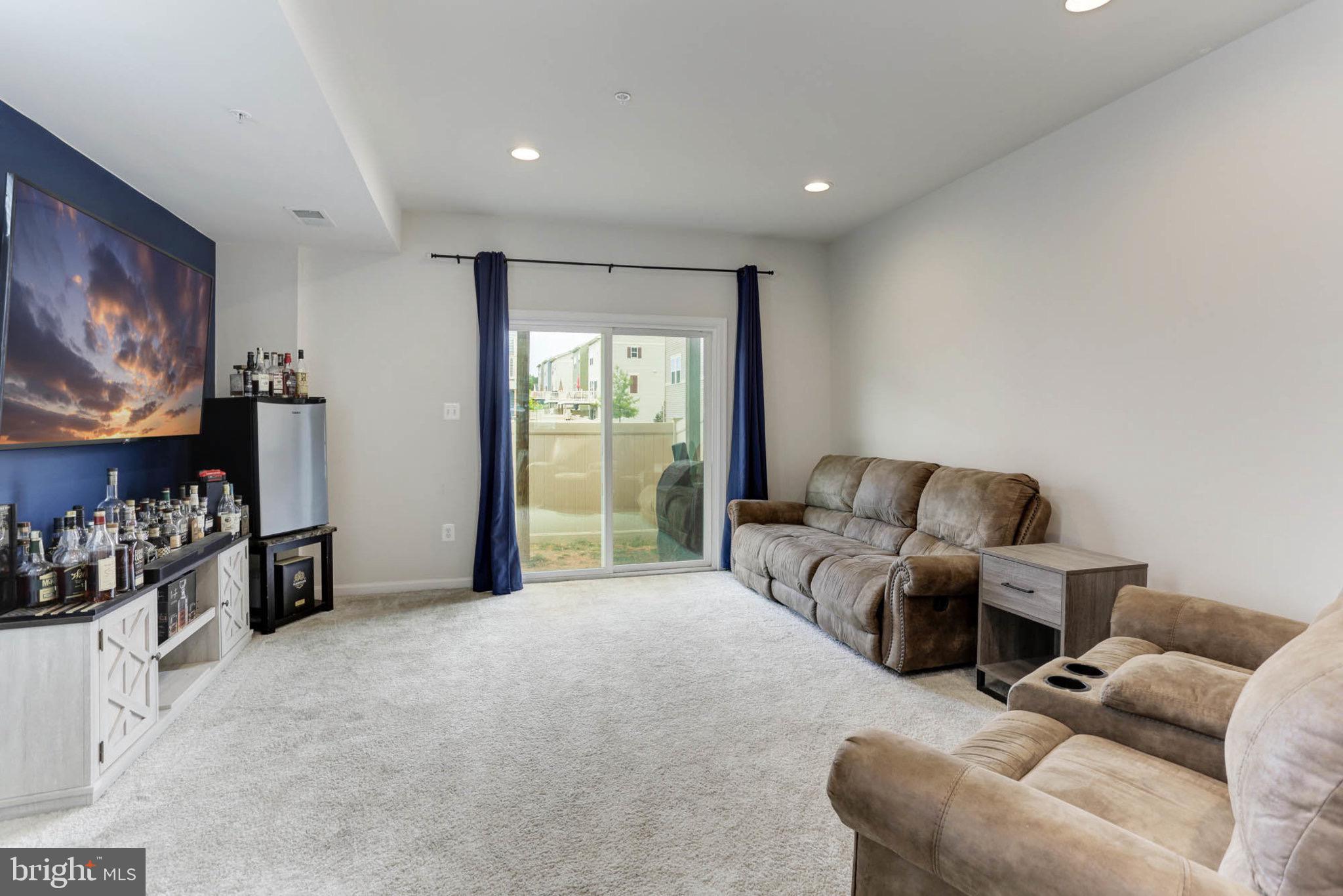 CREEKSIDE VILLAGE - Residential