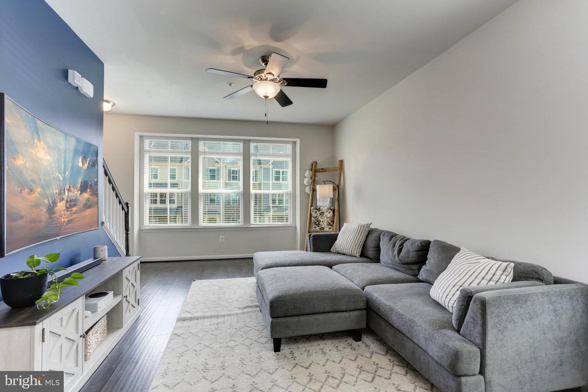 CREEKSIDE VILLAGE - Residential