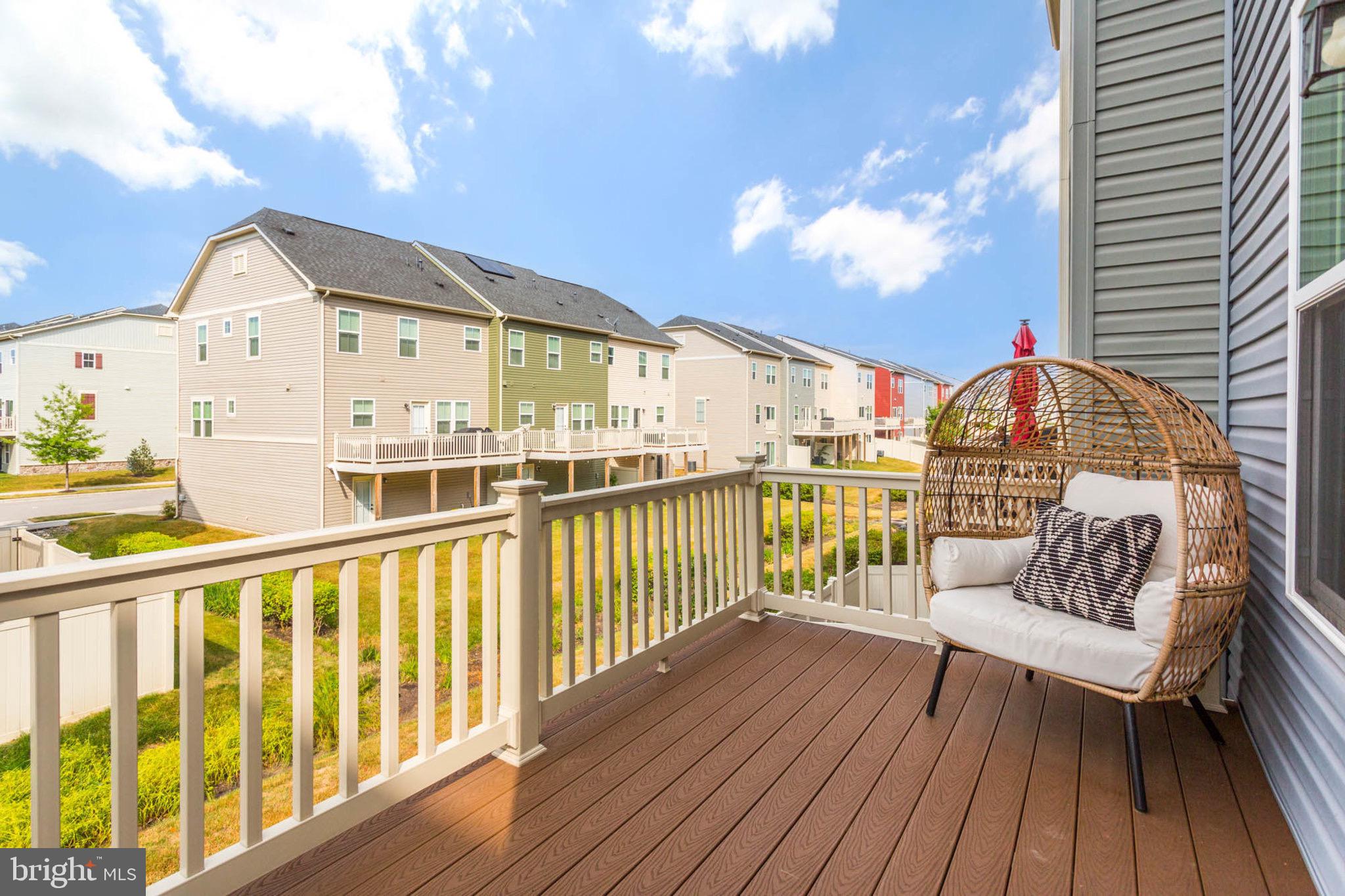 CREEKSIDE VILLAGE - Residential