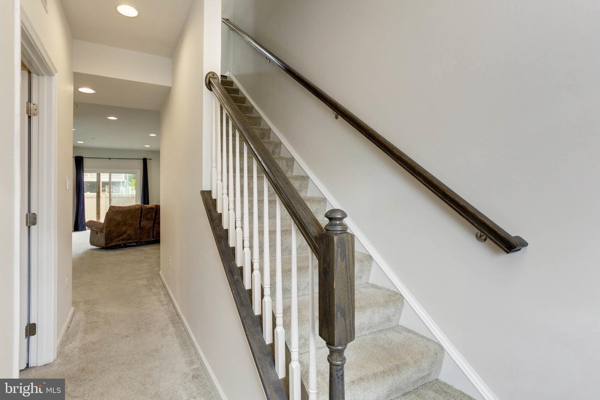 CREEKSIDE VILLAGE - Residential