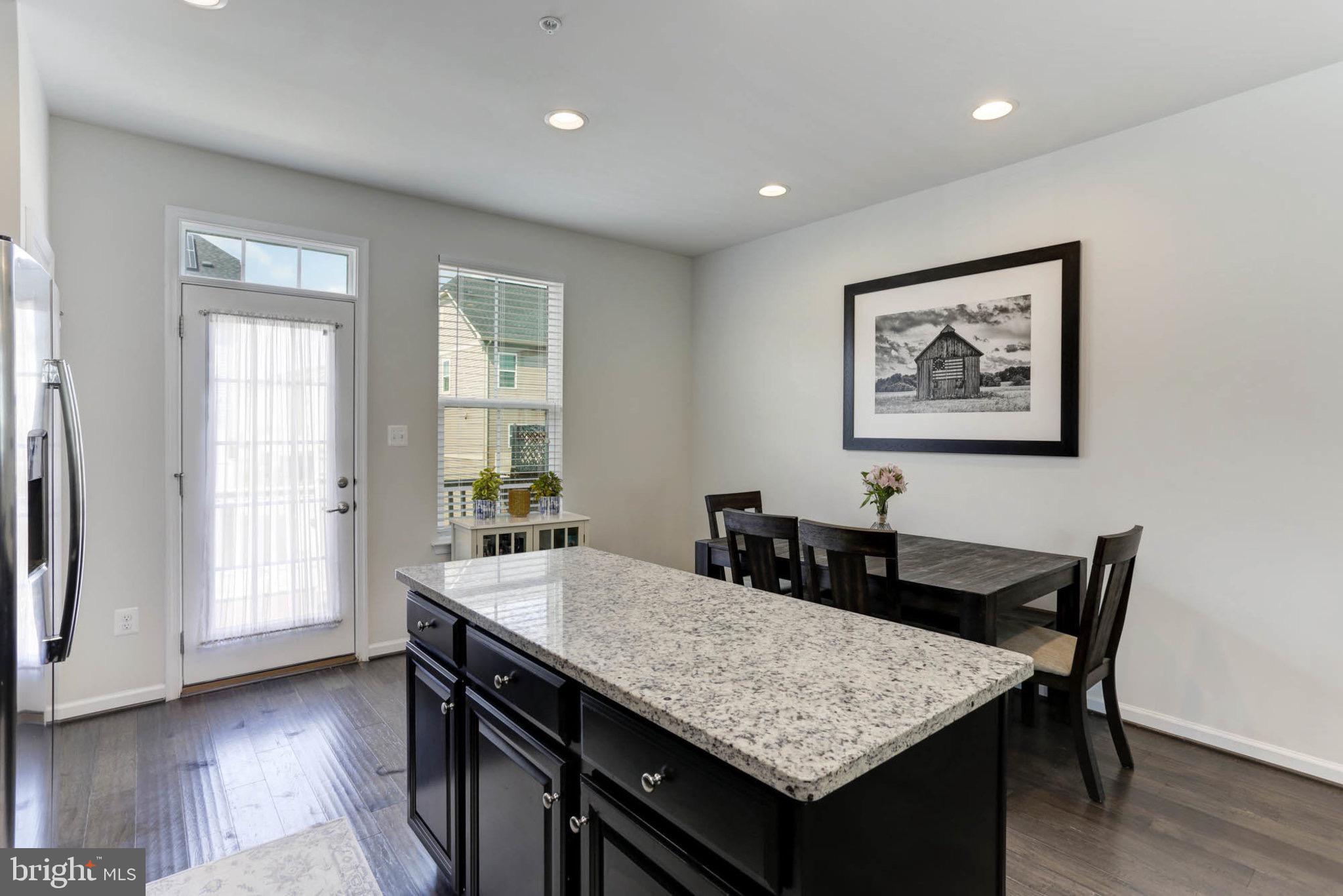 CREEKSIDE VILLAGE - Residential