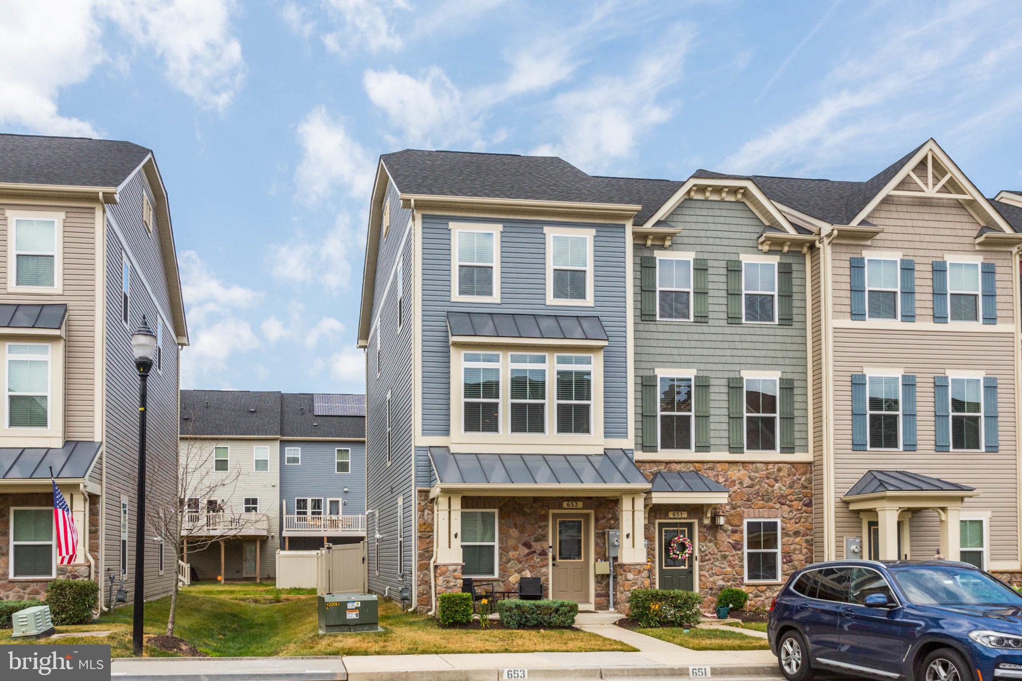 CREEKSIDE VILLAGE - Residential