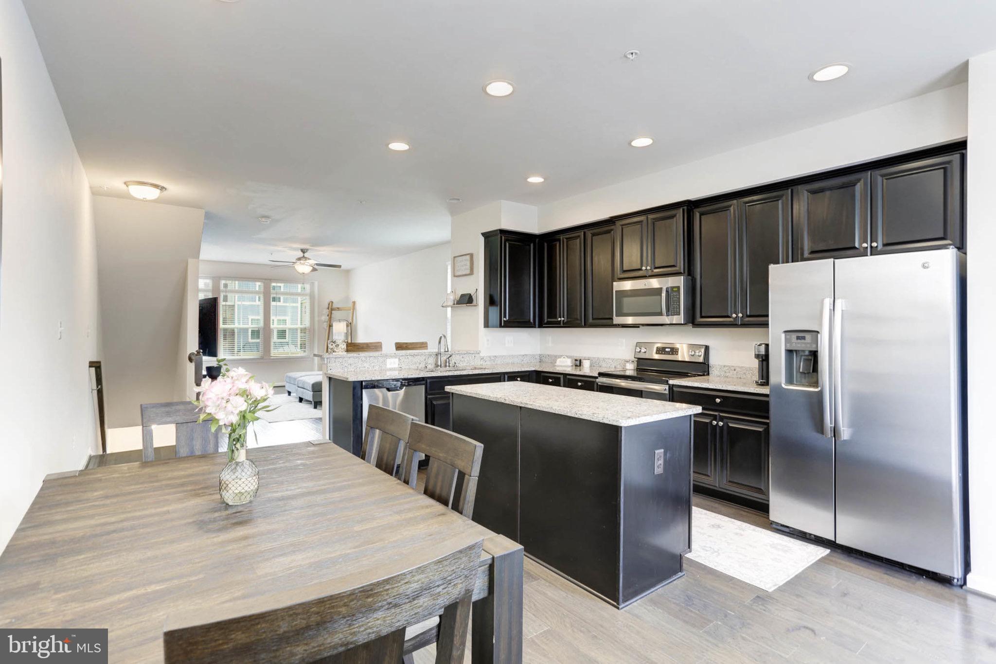 CREEKSIDE VILLAGE - Residential